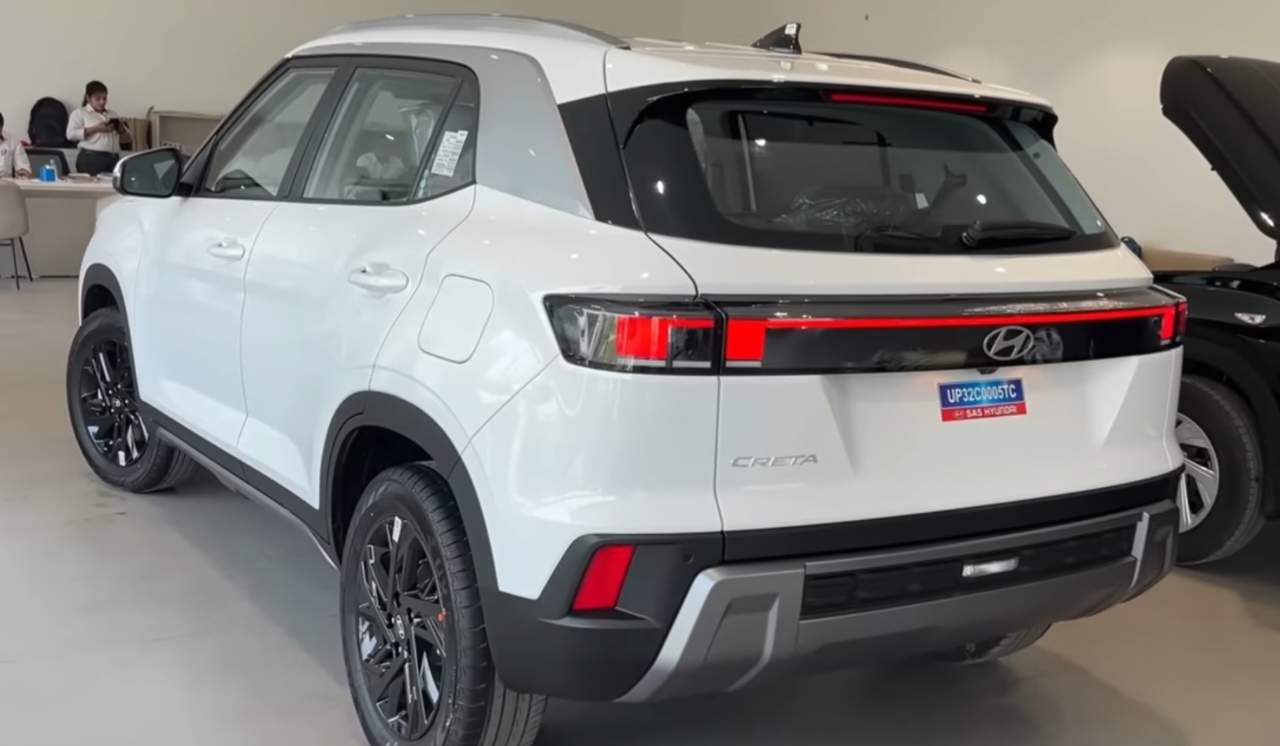 Hyundai Creta White Back Side