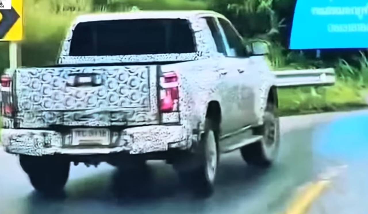 Toyota Hilux Travo Debut