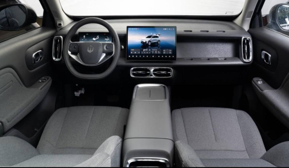 Leapmotor B10 Electric SUV interior